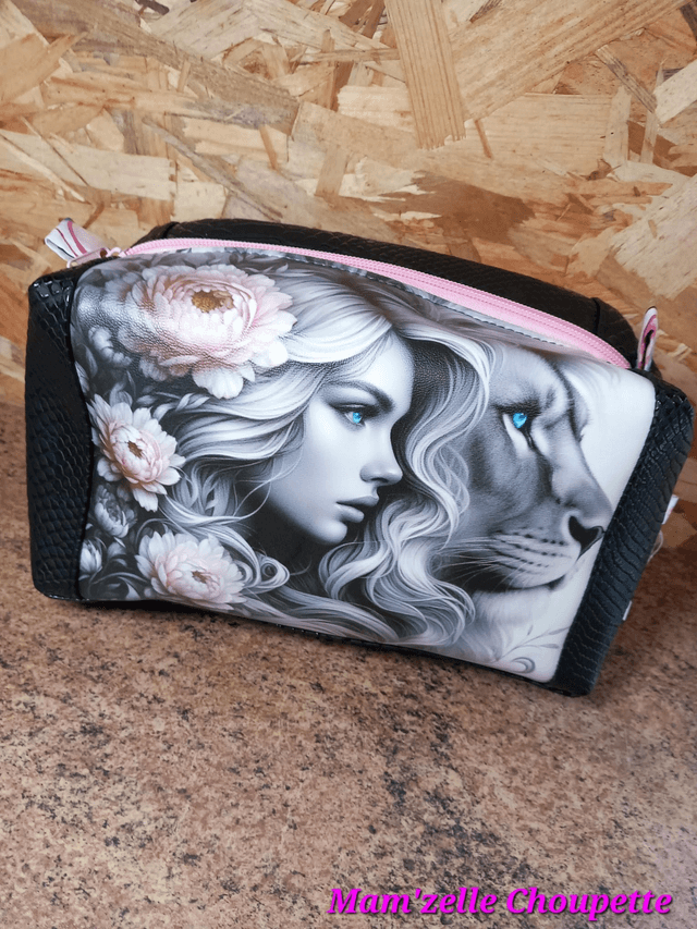 Trousse multi-usage &quot;La femme au lion&quot;